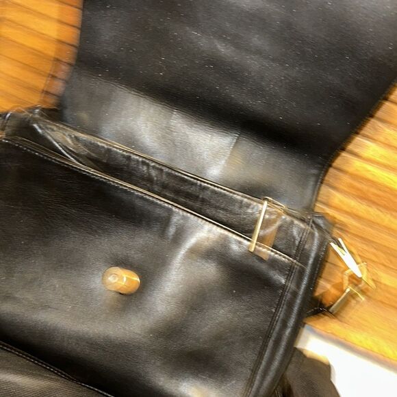 Perlina Crossbody Bag - Picture 2 of 7